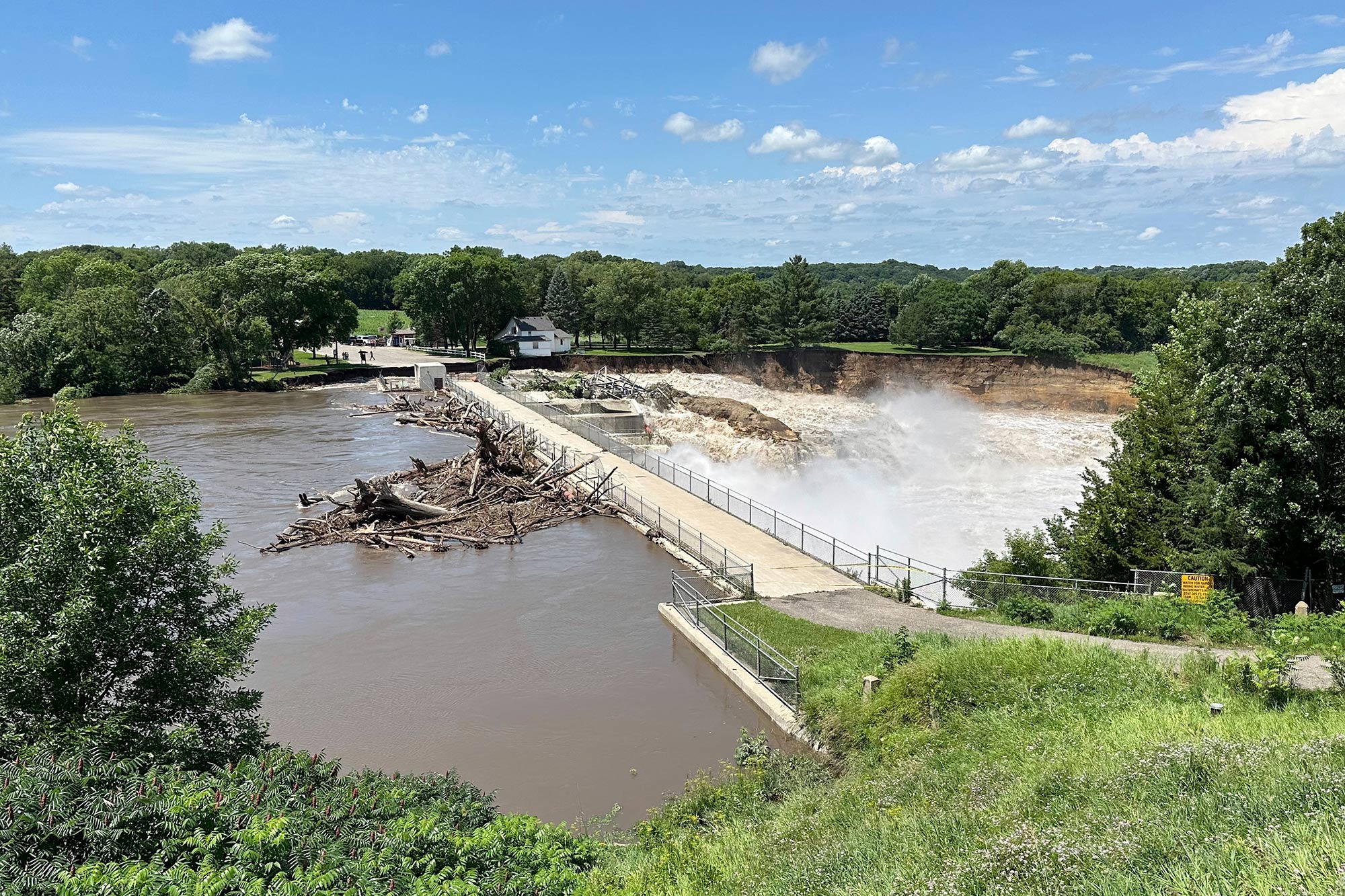 Sudden failure of the Rapidan Dam in Mankato, Minnesota